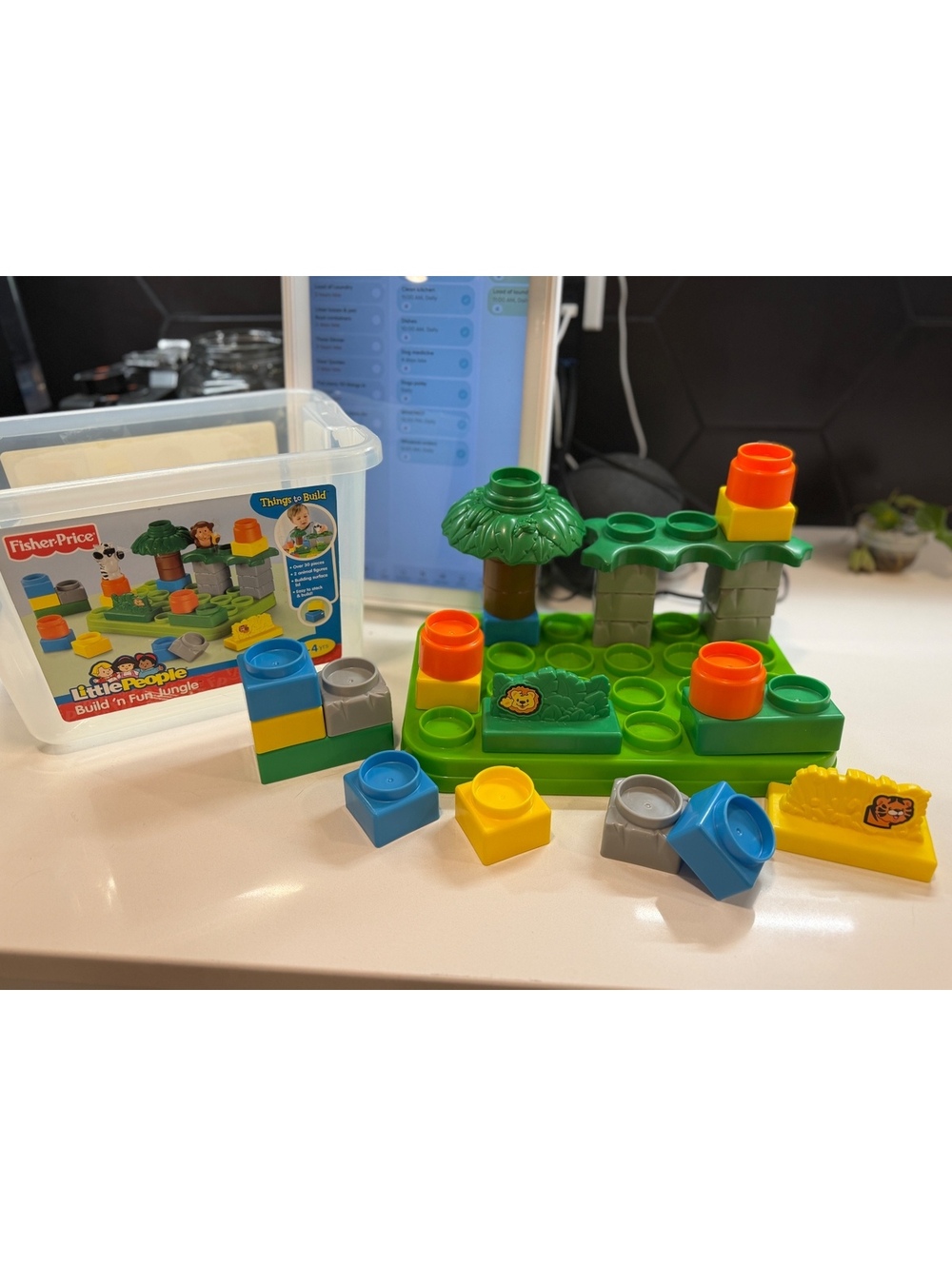 2007 Fisher-Price Little People Build 'n Fun Jungle Building Blocks Set